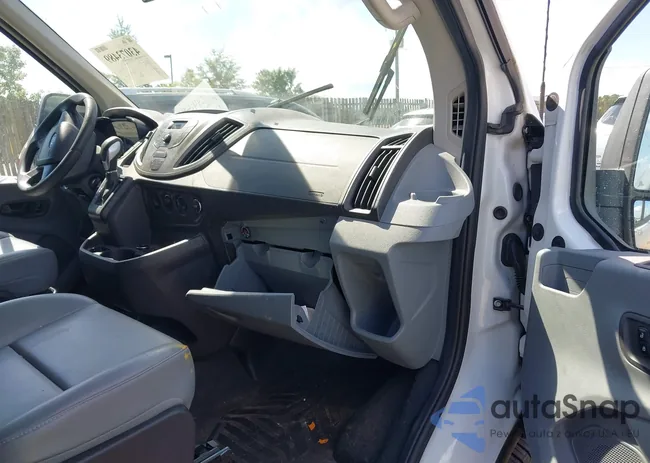 1FTYR2CM4GKA24965: 43073489