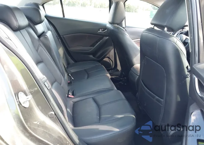 3MZBN1V31JM174142: 43073558