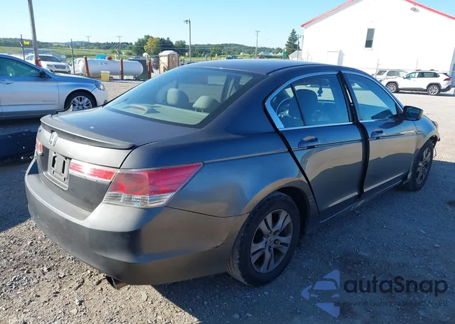 1HGCP2F42BA049455: 43072787