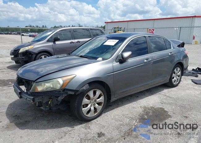 1HGCP2F71AA111193: 43072819