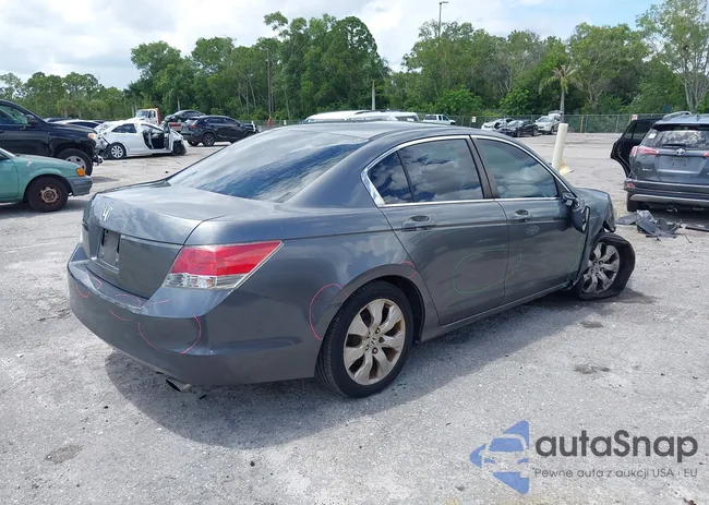 1HGCP2F71AA111193: 43072819