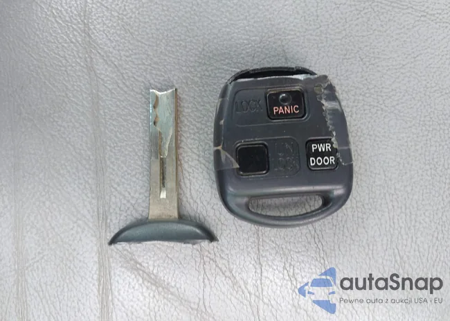 2T2HK31U88C055907: 43072996