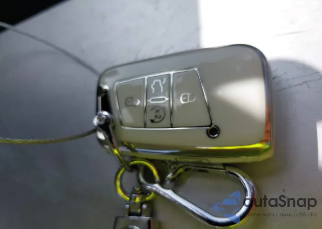 3VV3B7AX1NM042582: 43073057