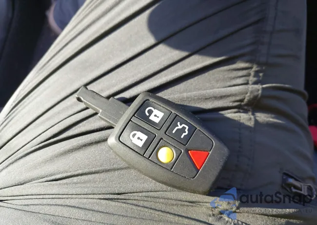 YV1MS682472259247: 43074428