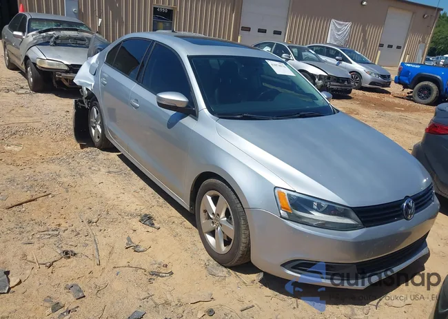 3VW3L7AJ6CM308888: 43074676