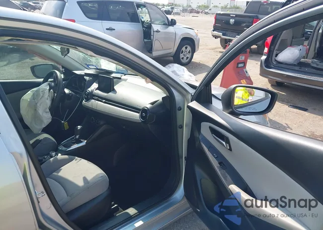 3MYDLBYV9KY501368: 43074154