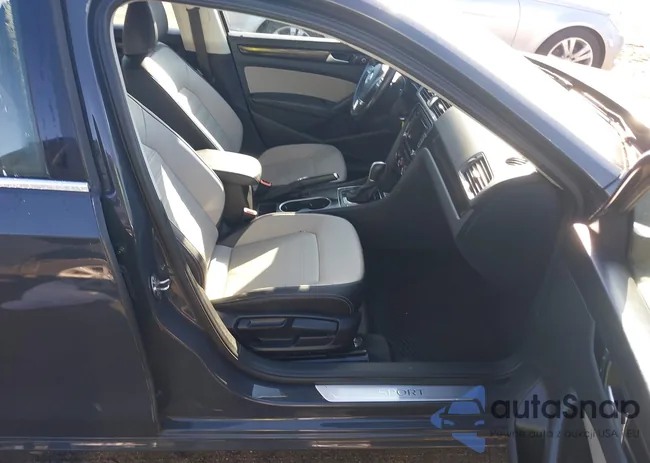 1VWBT7A34FC054021: 43075242