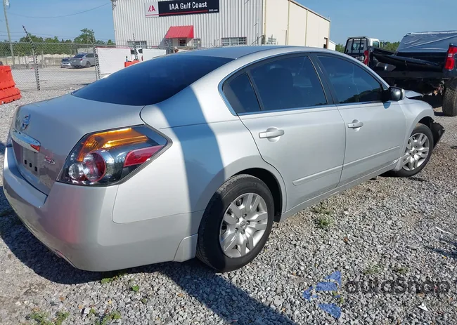 1N4AL2AP2CN526016: 43075614