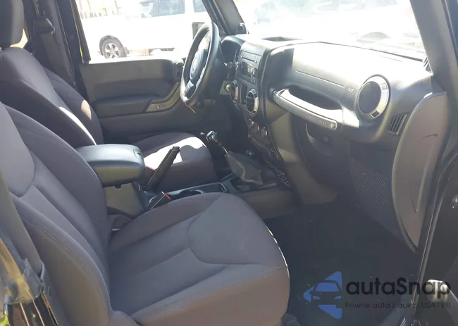 1C4AJWAG7DL657933: 43075718