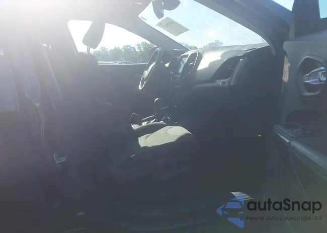 1C4PJMCS2GW182887: 43075022