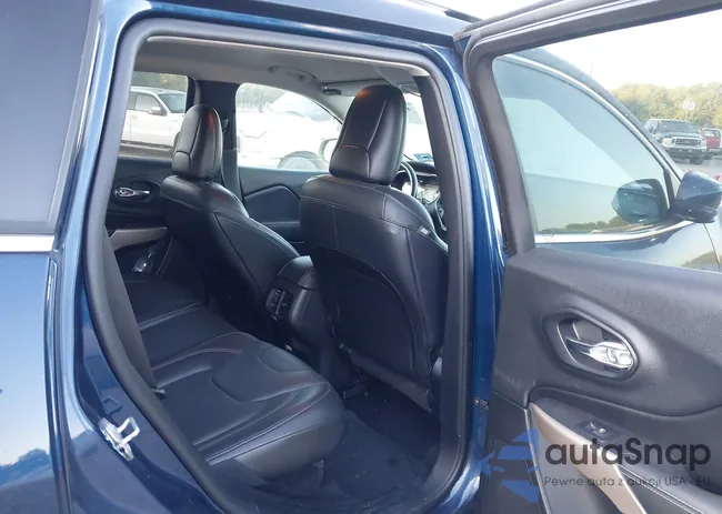 1C4PJMDX3JD555738: 43076581