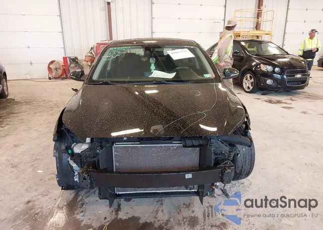 3KPF54AD4LE221052: 43075775