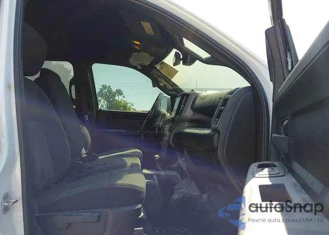 3C6UR5CJ9NG411030: 43076878