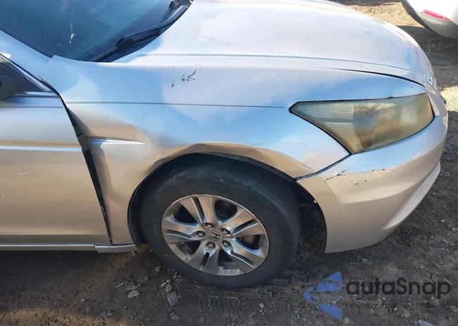 1HGCP2F68BA112494: 43077019