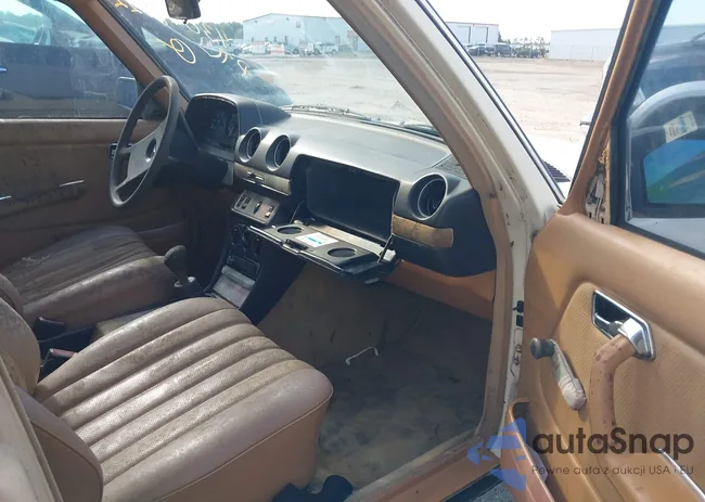 WDBAB23A5DB391976: 43078522