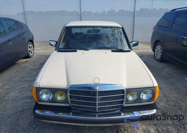 WDBAB23A5DB391976: 43078522