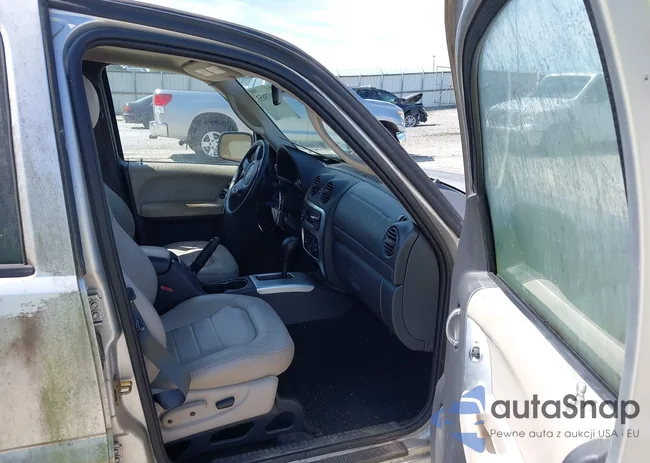 1J4GK58K83W600983: 43078653