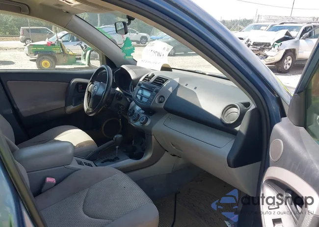 JTMBD33V785209868: 43079338