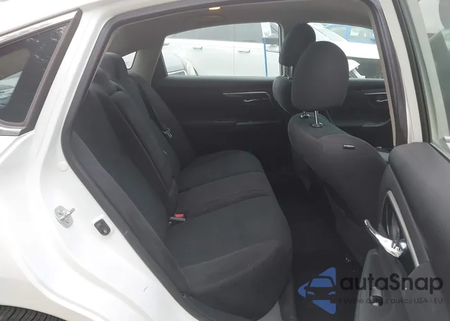 1N4AL3APXEC168054: 43079478