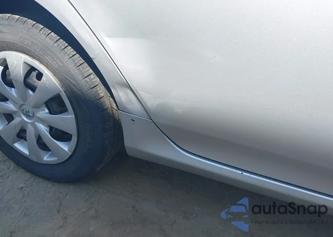 2T1BU4EE2AC261310: 43079599