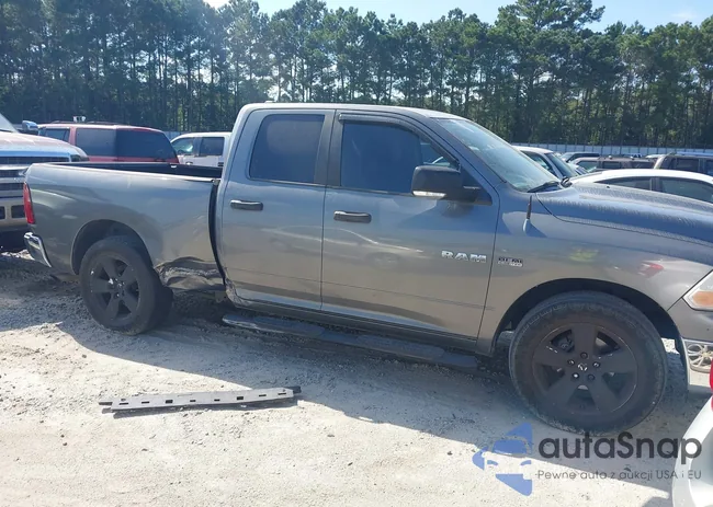 1D3HB18T89S700200: 43078874