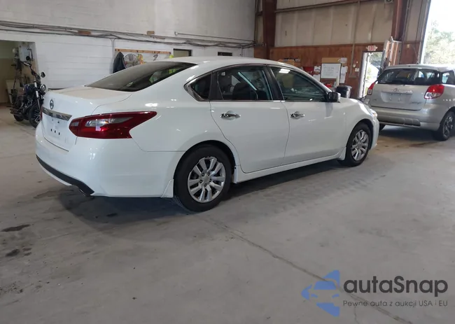 1N4AL3AP9JC120930: 43079024