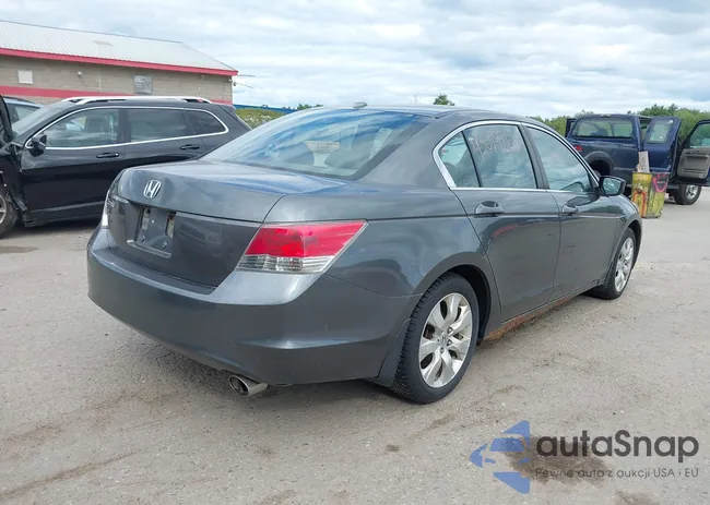 1HGCP258X8A012957: 43079868