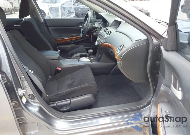 1HGCP2F76CA008564: 43081528