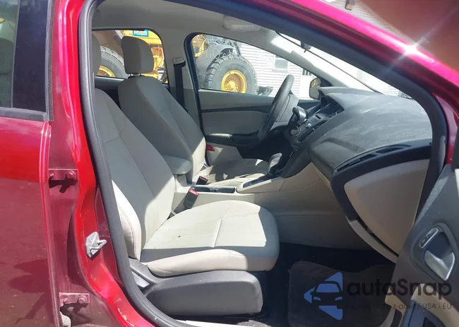 1FADP3F2XHL294837: 43081077