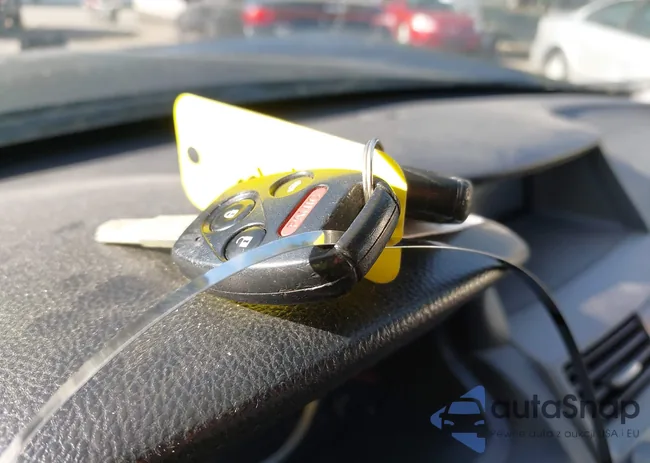 1HGCP2F40BA150705: 43082230