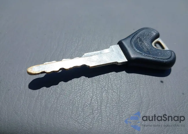 1FAFP10P2WW260128: 43082657