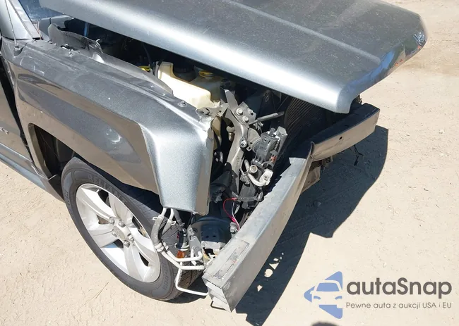 1C4NJPFB4CD661144: 43082737