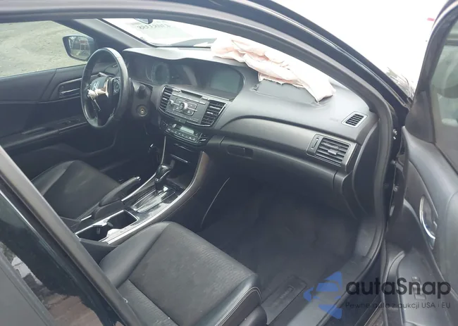 1HGCR2F57GA023945: 43083358