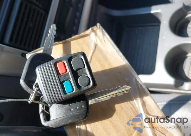 4M2DU86W43ZJ28011: 43082818