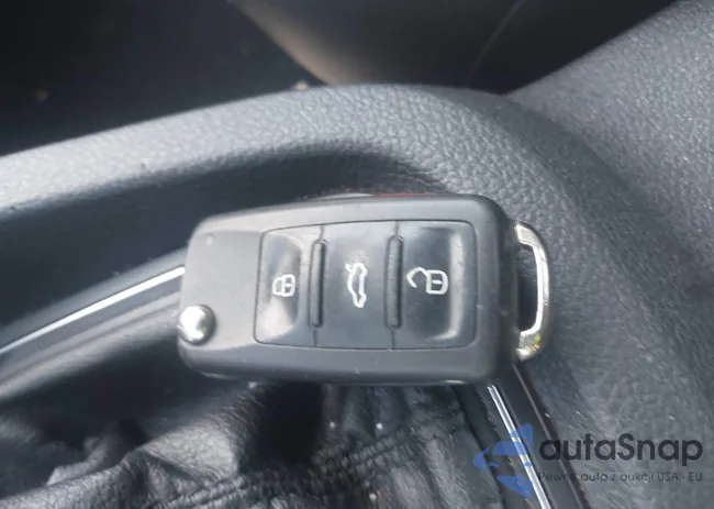 3VWDB7AJ1HM280030: 43082853