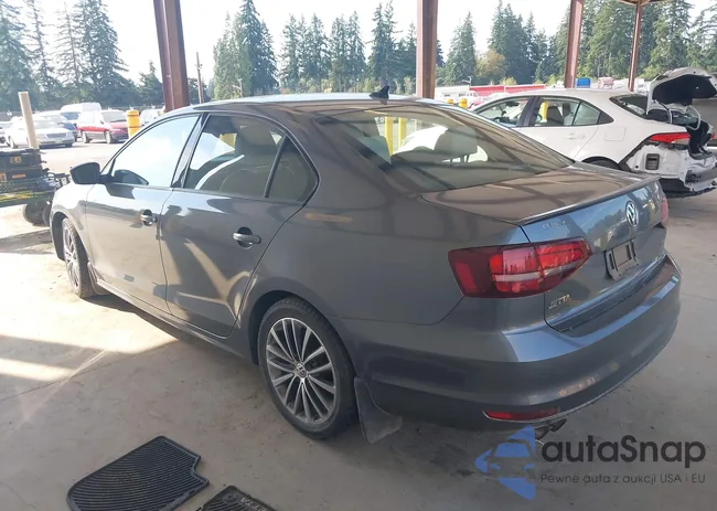 3VWD17AJ1GM260197: 43082877