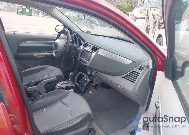 1C3LC56R88N195341: 43085310