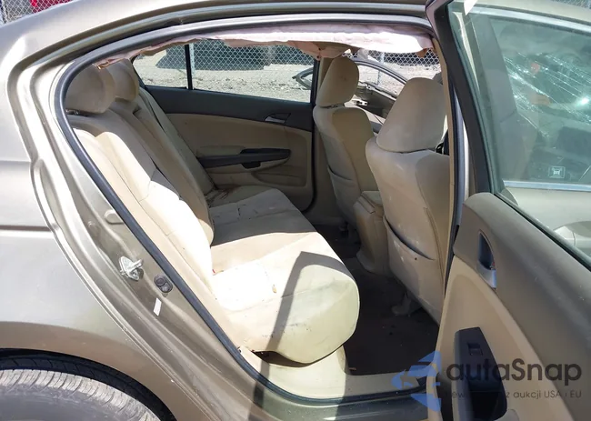 1HGCP2F41AA031639: 43085325