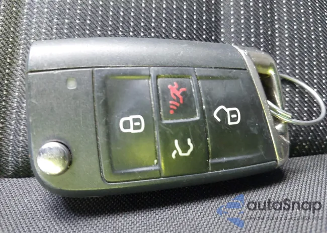 3VVRB7AX8PM142496: 43085363