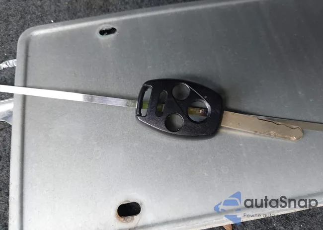 1HGCP2F70AA062424: 43086211