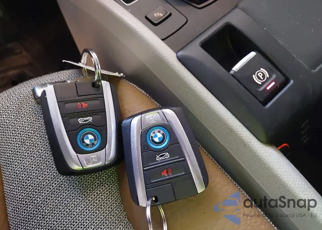 WBY1Z4C54EVX62880: 43086709