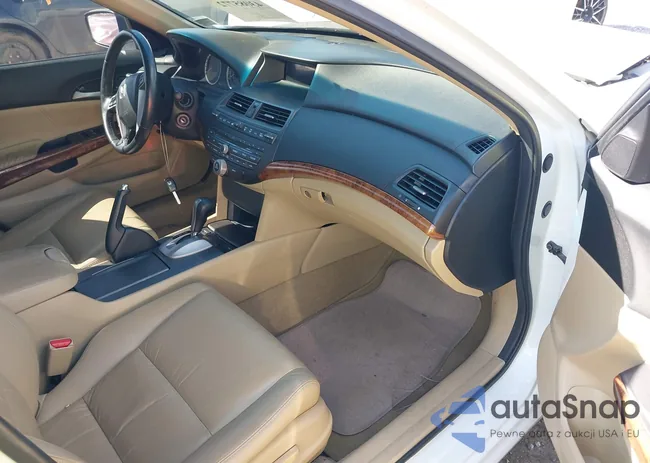 1HGCP3F87BA001071: 43085772