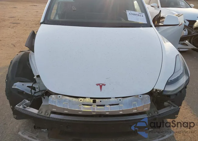 5YJYGAEE6MF255445: 43085824