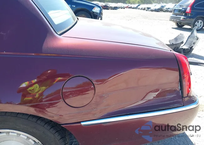 1LNHM81W8YY898655: 43086094