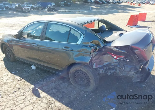 1HGCP2F3XAA015334: 43087364