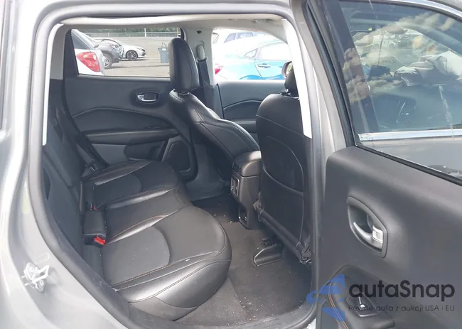 3C4NJDCB3MT553323: 43087378