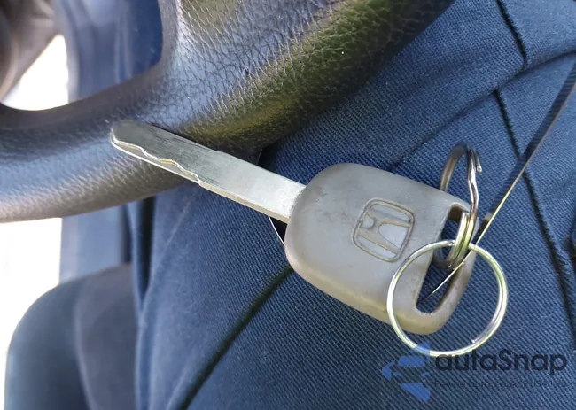 1HGCP26389A176664: 43087587