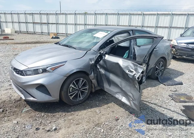 3KPF24AD6RE811884: 43087726