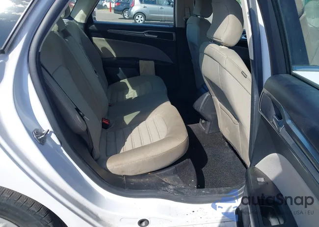 3FA6P0G73KR230276: 43087737