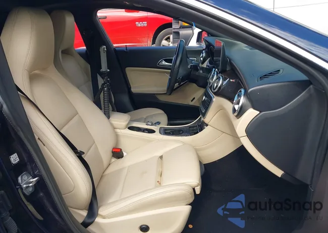 WDDSJ4EB1KN734374: 43086748